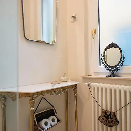 Billie's Flat White - Art & Design In Historic Centre Apartment Verona