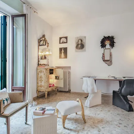 Billie's Flat White - Art & Design In Historic Centre Verona